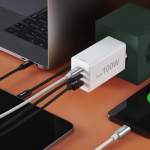 Rýchla USB nabíjačka s káblem, 2x USB-C, 1x USB-A, PD, 100 W, 1,5 m, biela