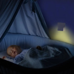 LED nočné svetlo Edge do zásuvky, nočný senzor, teplé svetlo