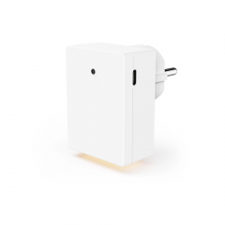 LED nočné svetlo do zásuvky, USB‑A + USB‑C, senzor súmraku