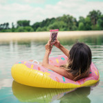 Hama Playa, outdoorové puzdro na mobil, veľkosť XXL, IPX8, priehľadné/ružové