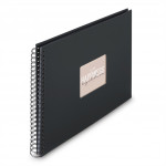 Hama album klasický špirálový FINE ART 36x32 cm, 50 strán, nová čierna, čierne listy Hama album klasický špirálový FINE ART 36x32 cm, 50 strán, nová čierna, čierne listy