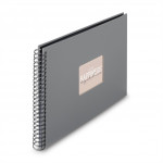 Hama album klasický špirálový FINE ART 36x32 cm, 50 strán, kamenná šedá, čierne listy Hama album klasický špirálový FINE ART 36x32 cm, 50 strán, kamenná šedá, čierne listy